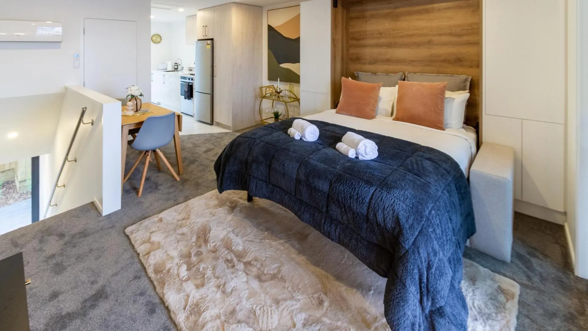 Apartment Urban Retreat At 8 Wilmer: Upper Level Studio Gem Christchurch